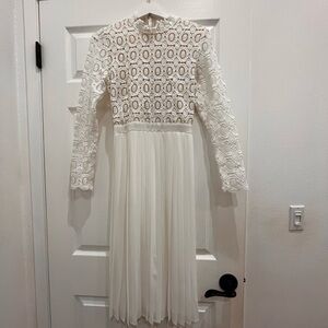White lace pleated dress